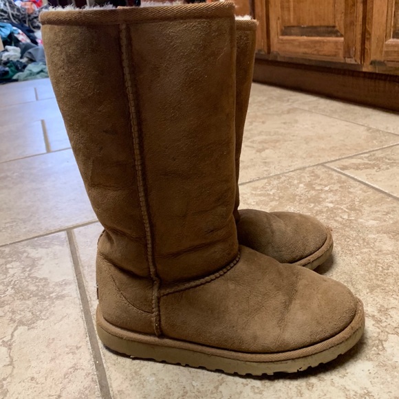 Ugg Tall Boot - Picture 2 of 4